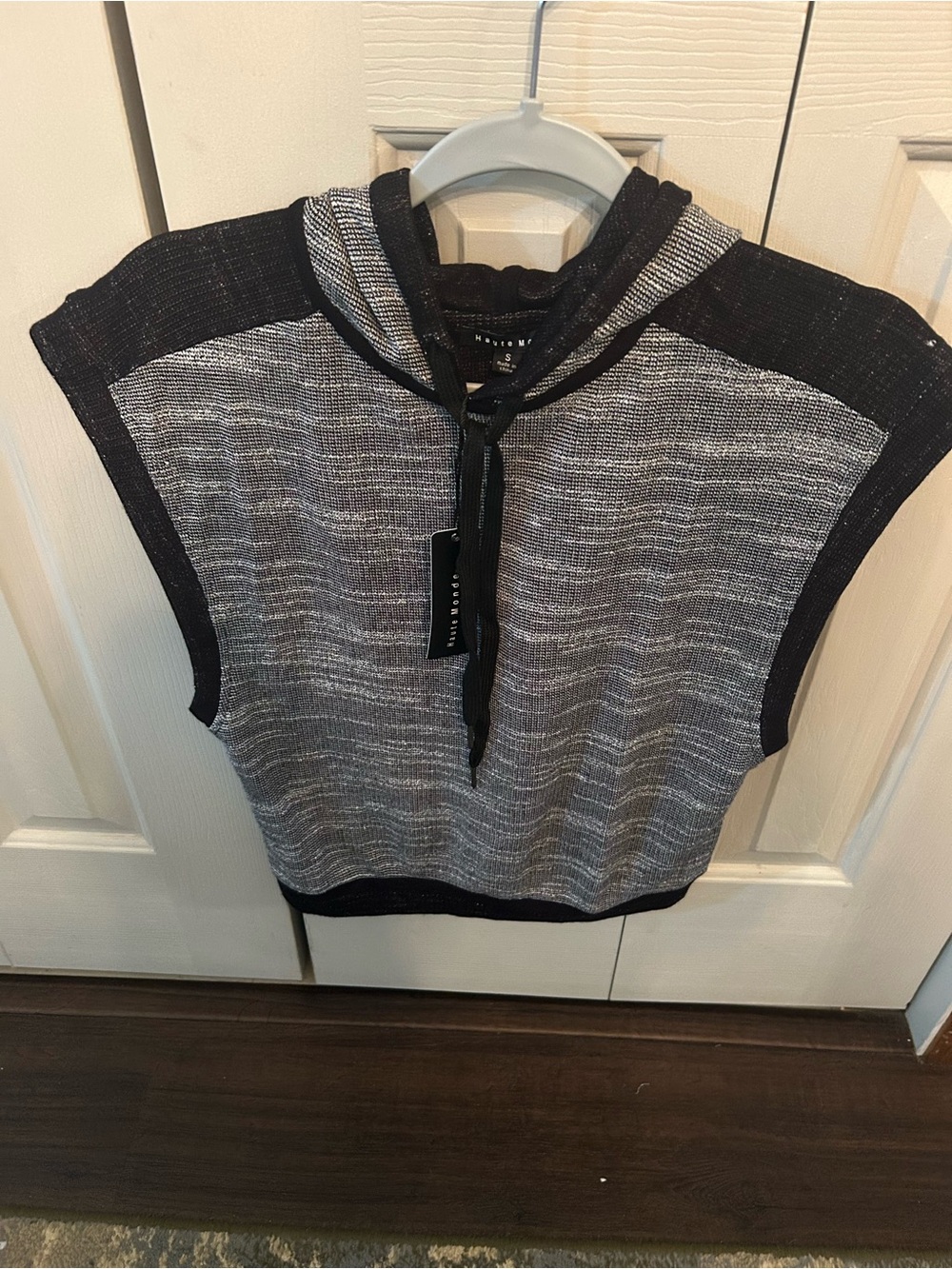 Haute Monde Black & Gray Sleeveless Hooded Knit Top